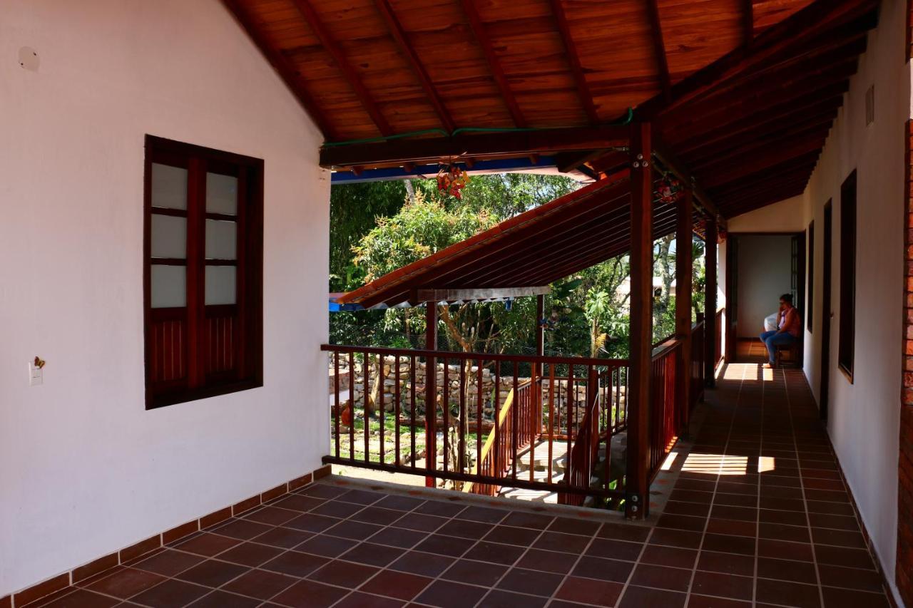 Casa Rayma Hotel Contratacion Kültér fotó